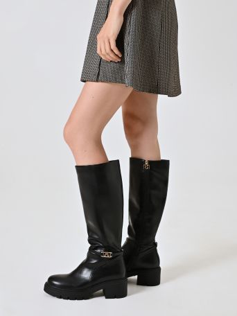 Bottes noires avec semelle tank