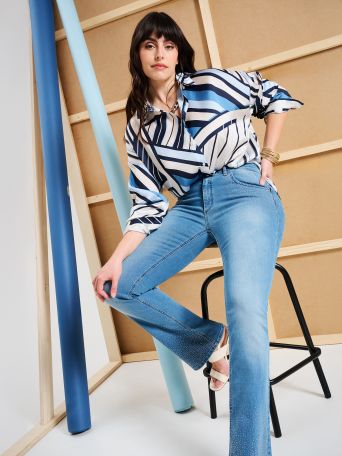Curvy Flared Jeans