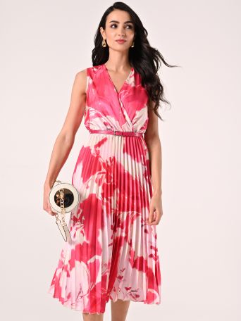 Plissiertes Kleid mit Blumenmuster in Kamelienrosa