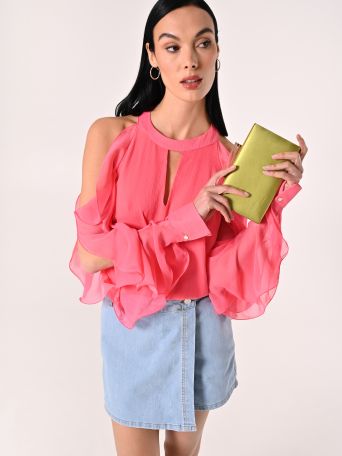 Blusa rosa camelia con volantes