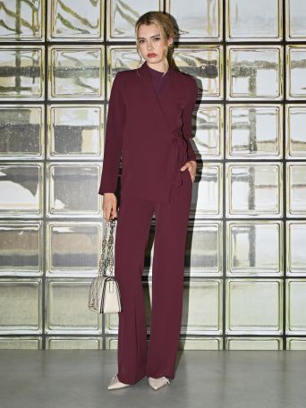Pantalon bordeaux en tissu crêpe cady