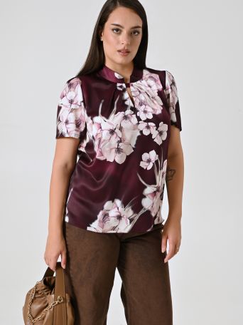 Blusa curvy burdeos con estampado floral