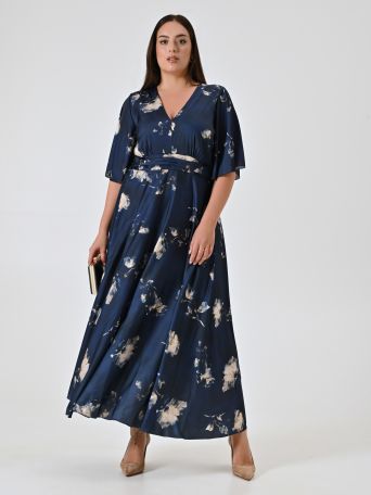 Vestido curvy azul con estampado floral