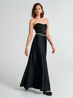 Long full skirt in satin.  Rinascimento