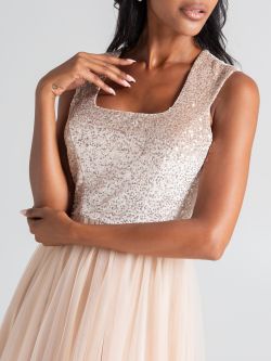 Abito con gonna in tulle e strascico  Rinascimento