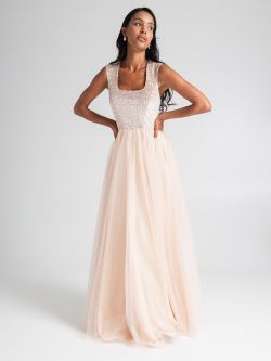 Abito con gonna in tulle e strascico  Rinascimento