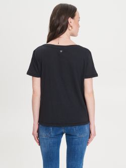 Camiseta negra en mezcla de lino con escote en pico  Rinascimento