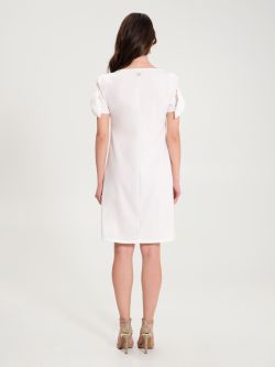 Vestido de línea «A» en blanco crema con lazos  Rinascimento