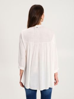 White blouse in Viscose fabric in_i4