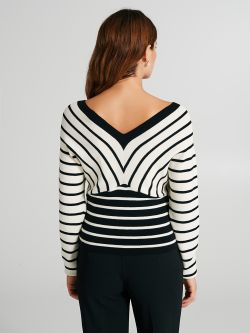Pullover mit gestreiftem Ausschnitt   Rinascimento