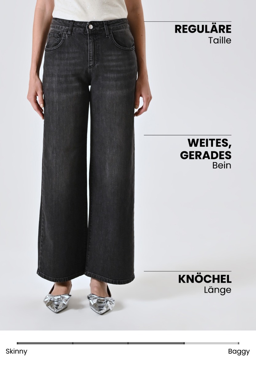 Schwarze Jeans mit weitem Bein