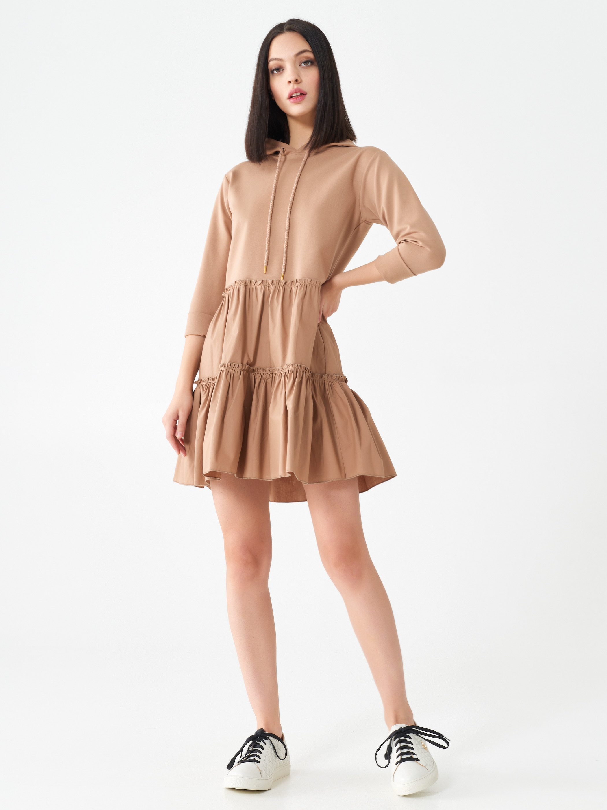 Robe Courte Evasee A Capuche Chameau Beige Femme Rinascimento